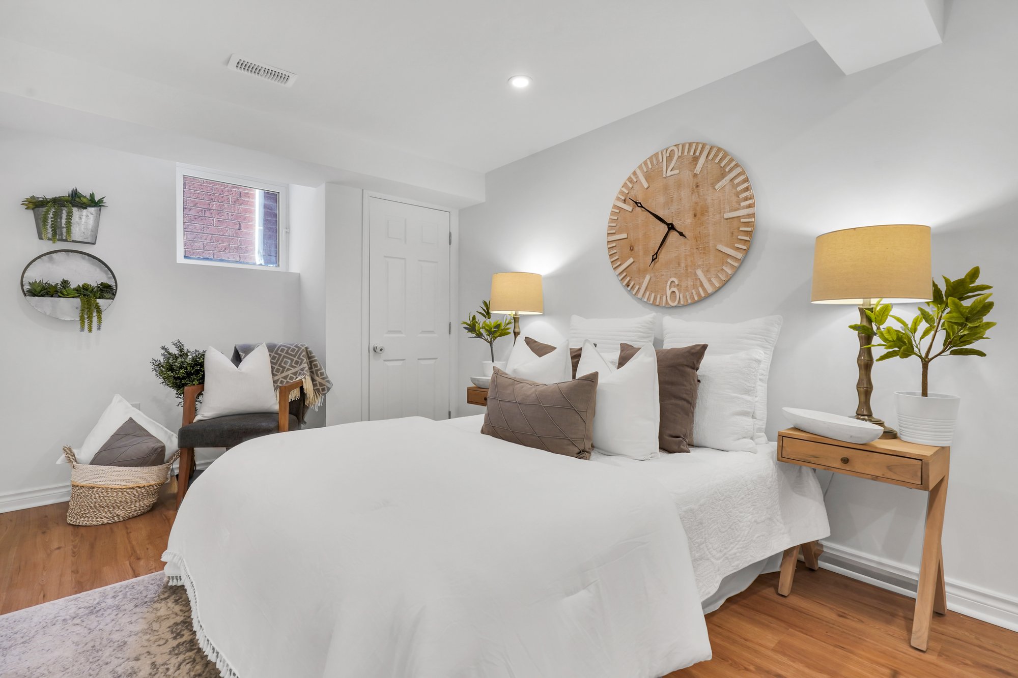 13 Quaintance Ave-21