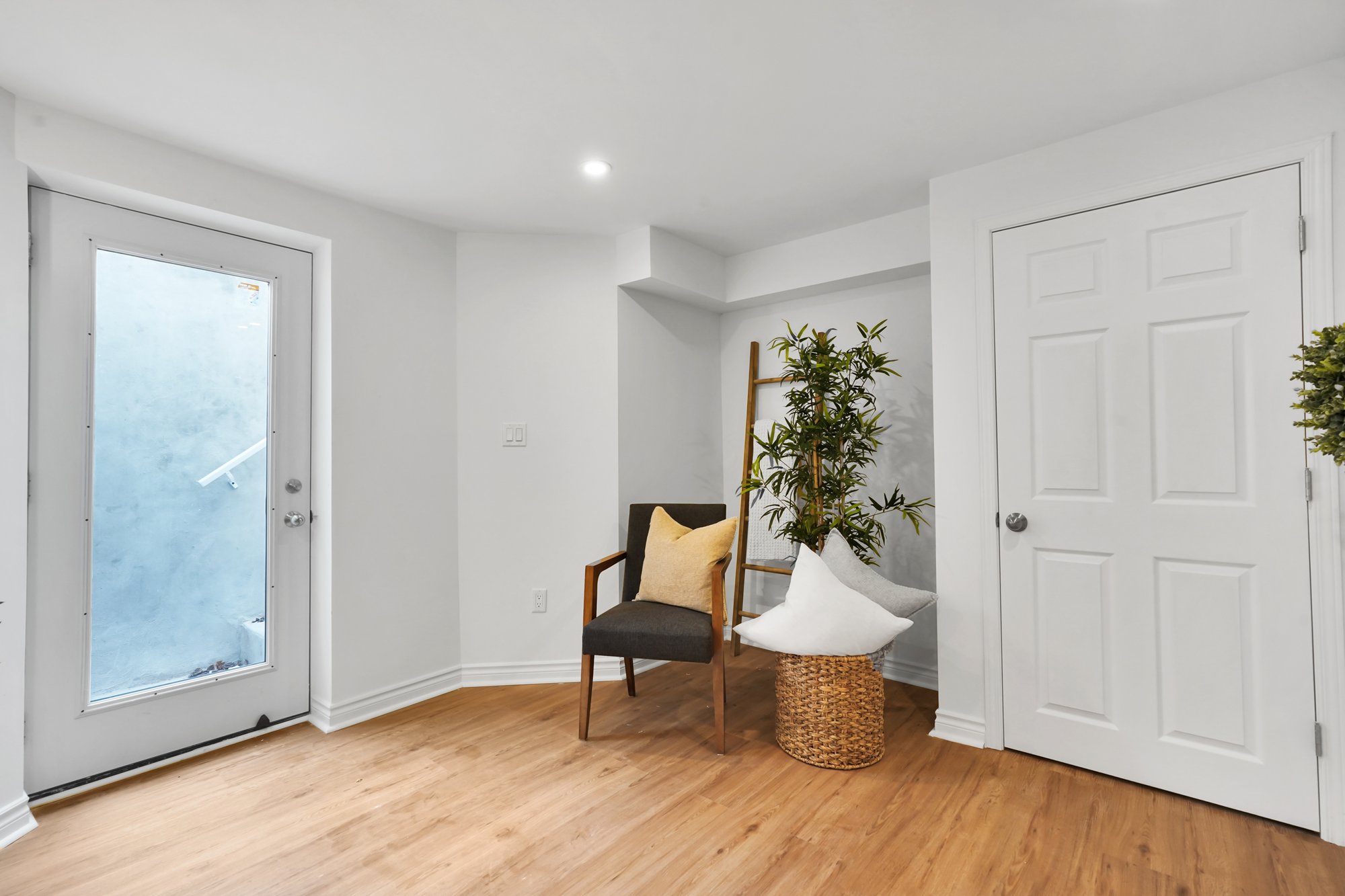 13 Quaintance Ave-4